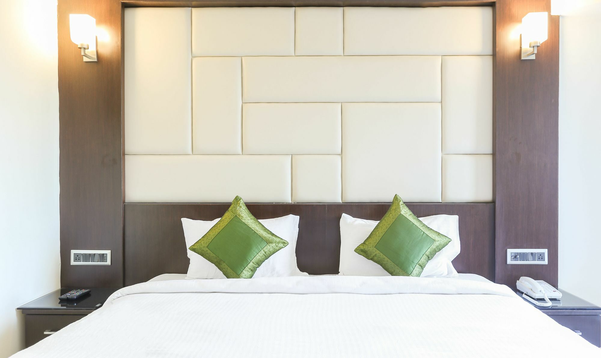 Hotel Treebo Trend Wood Bridge Hyderabad Exterior foto
