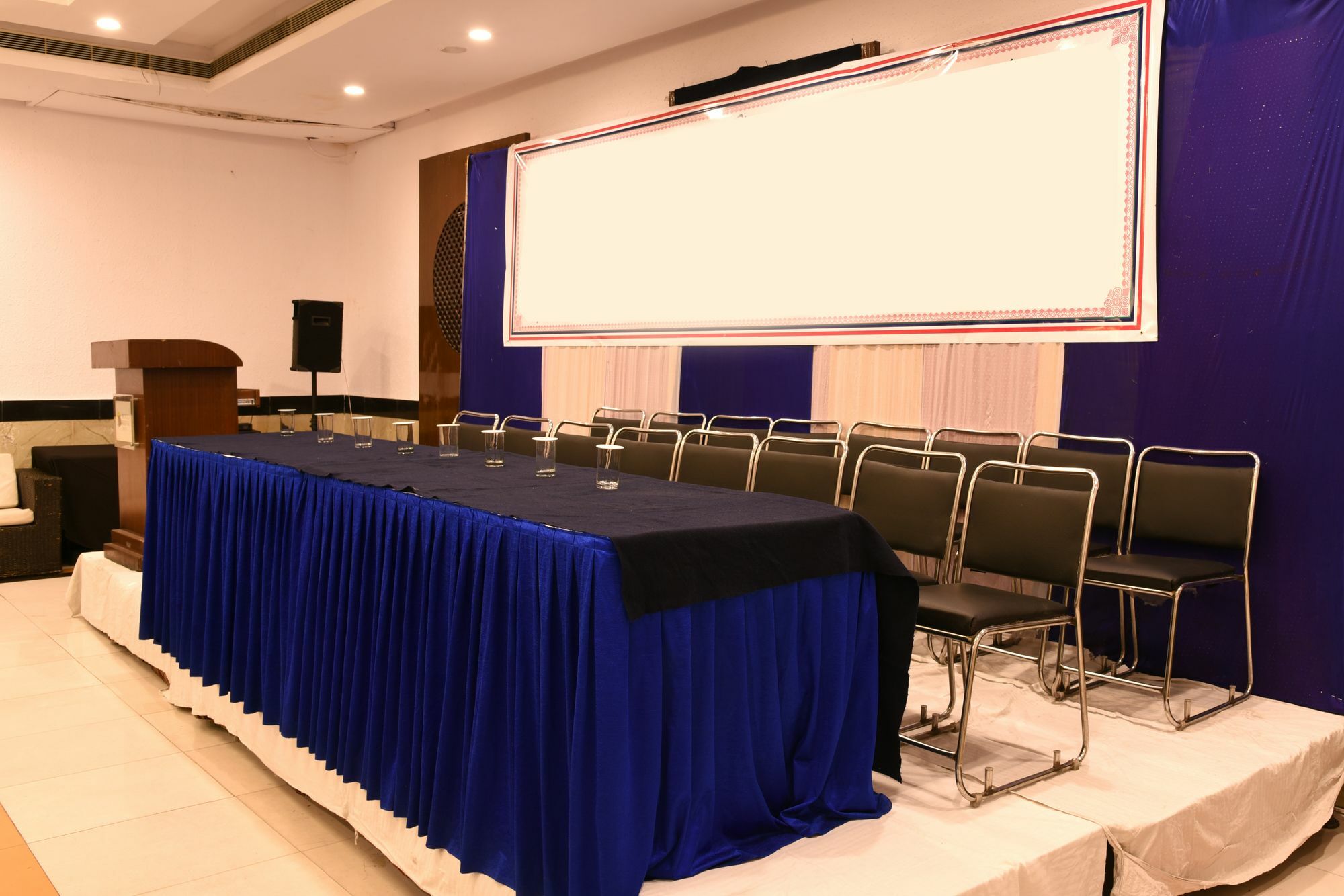 Hotel Treebo Trend Wood Bridge Hyderabad Exterior foto