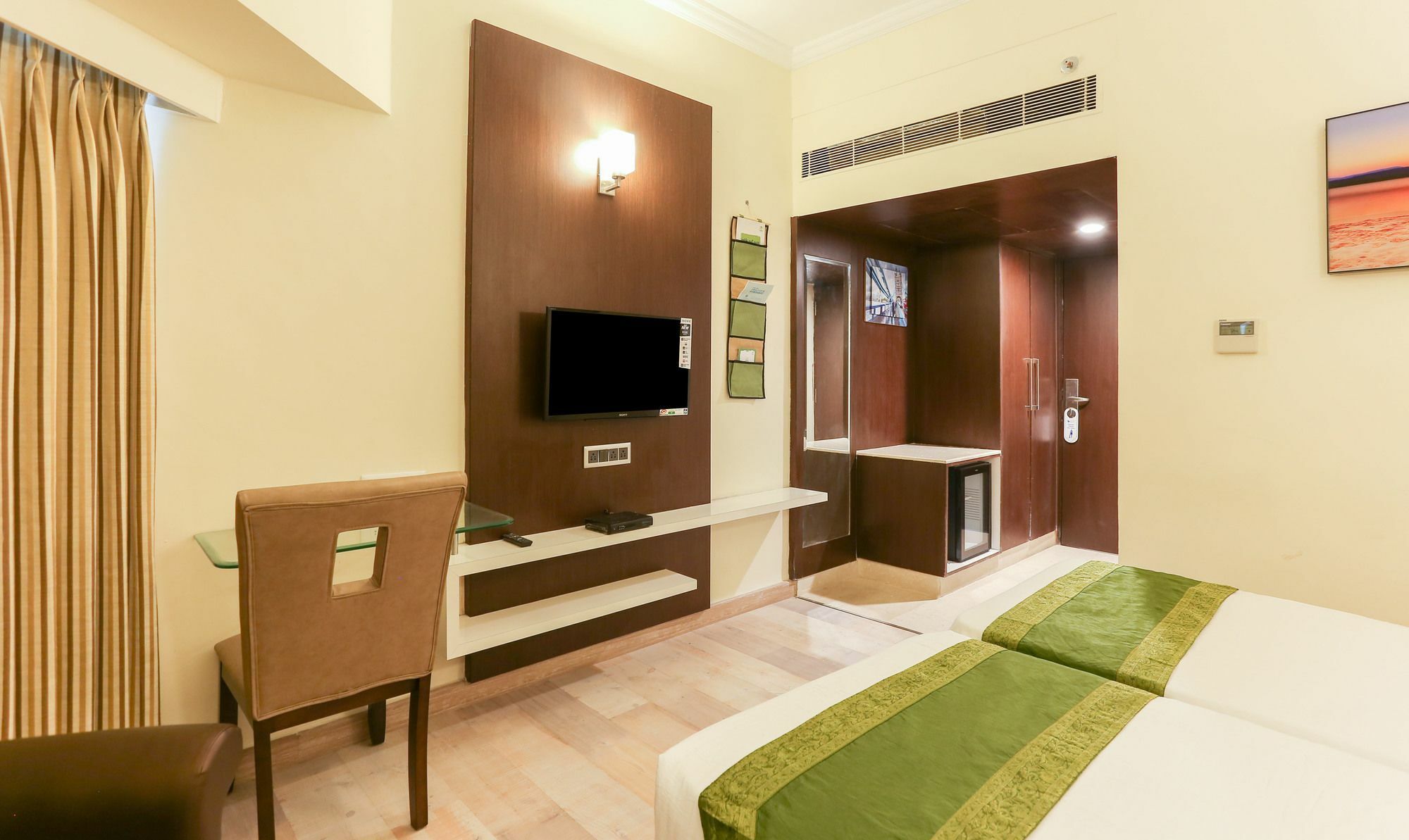 Hotel Treebo Trend Wood Bridge Hyderabad Exterior foto