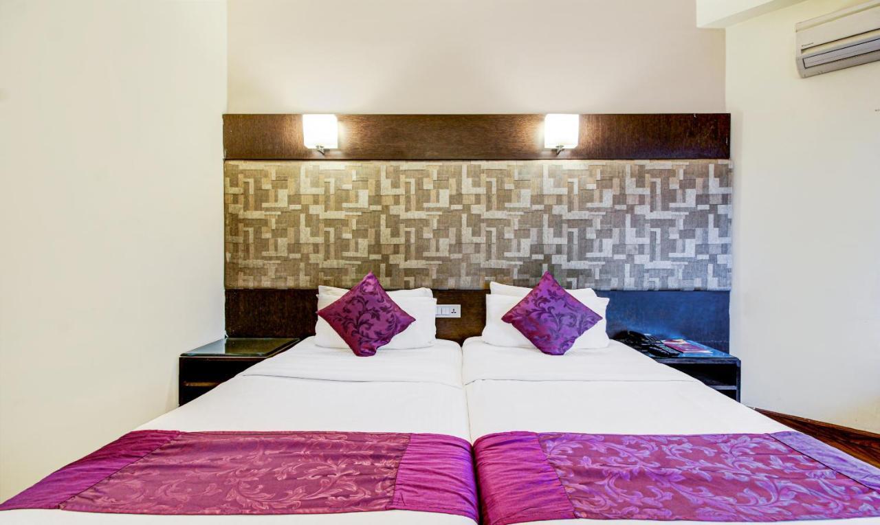 Hotel Treebo Trend Wood Bridge Hyderabad Exterior foto